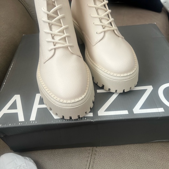 Arezzo  Maya Lace-Up Lug Boots 
Size 9.5 NEW! - Picture 7 of 17